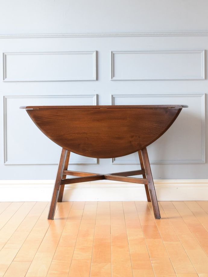 折り畳み式テーブルの側面