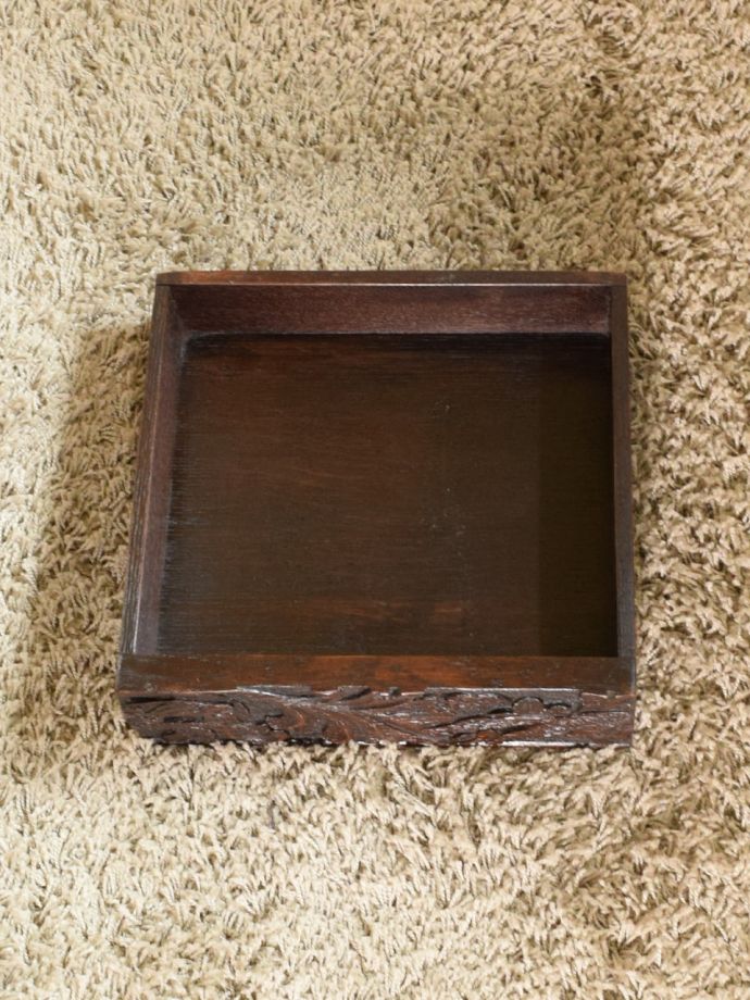 オケージョナルテーブルの引き出し