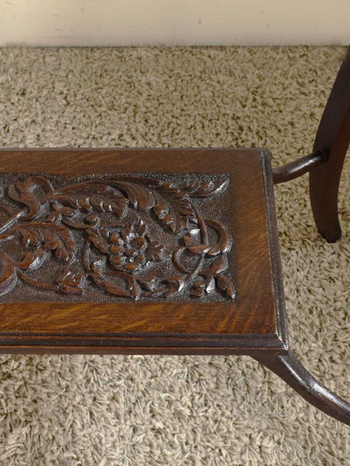 アンティークらしい彫