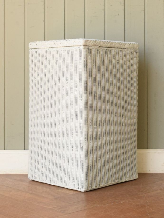 アンティークロイドルームボックスの後ろ姿