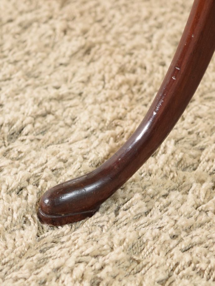 スクリーンの脚