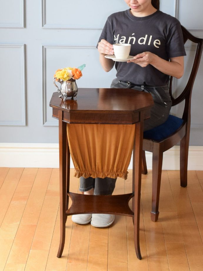 アンティークのソーイングボックス