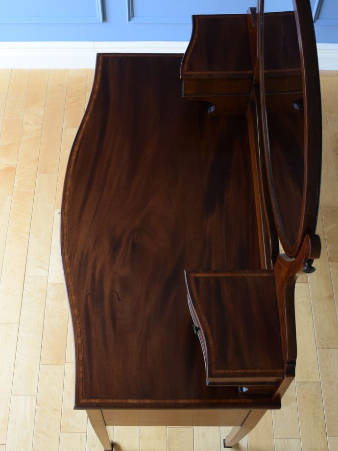 アンティークドレッサーの天板