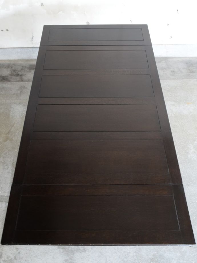 伸長式ダイニングテーブルの天板