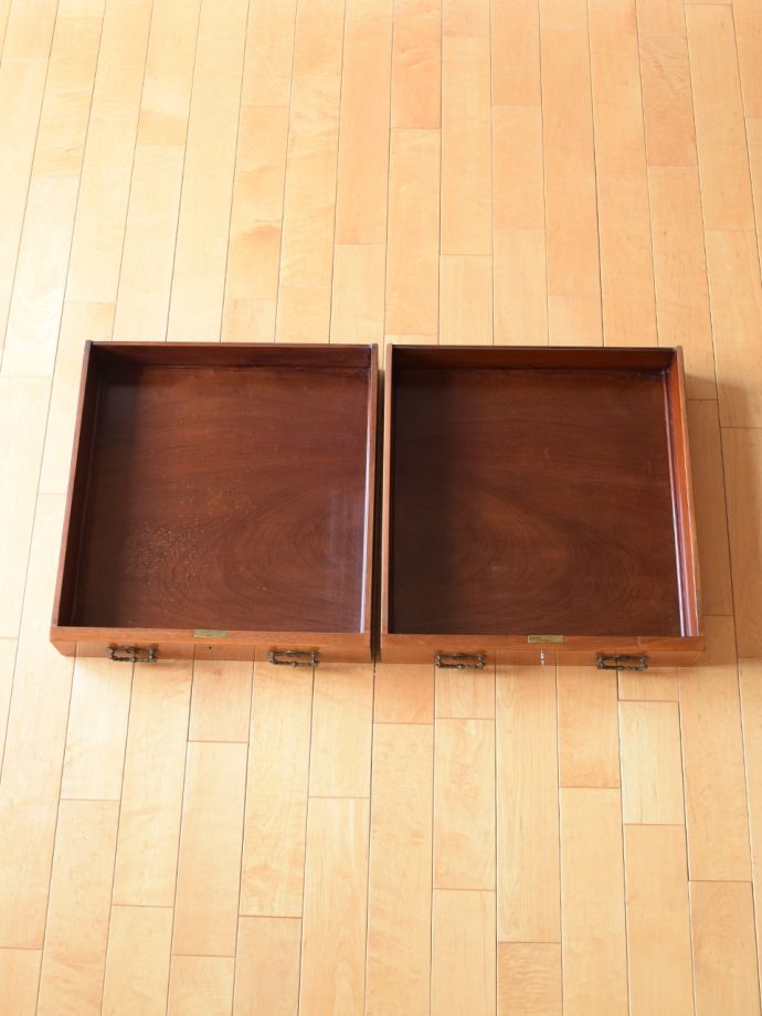 アンティークデスクの引き出し