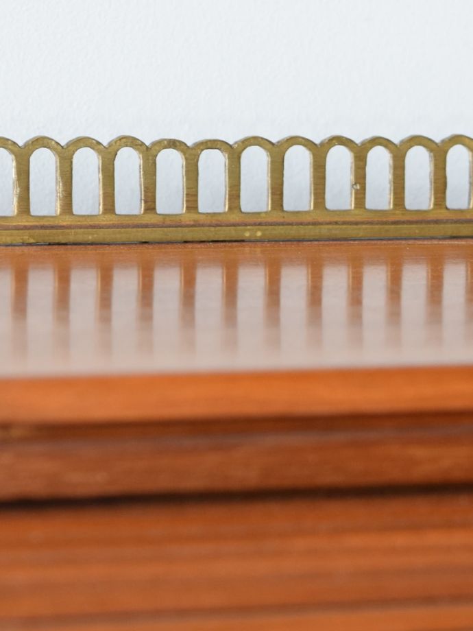 アンティークデスクの装飾