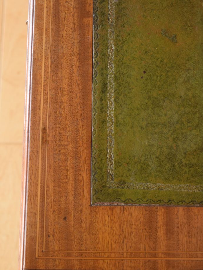 アンティークデスクの木目