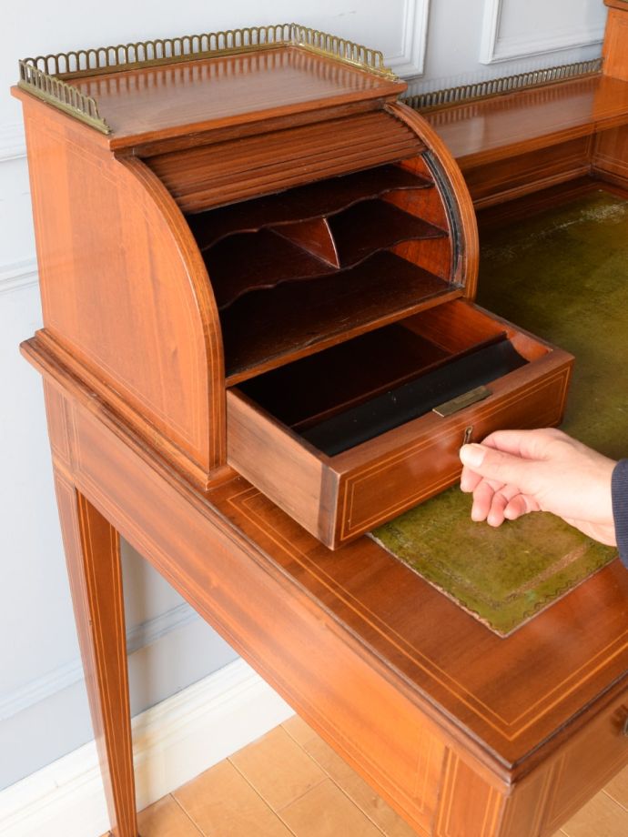 オシャレなデスクの収納