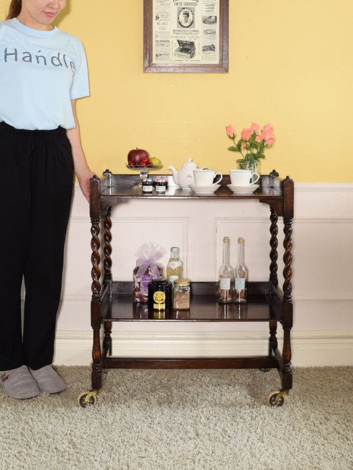 英国アンティークのワゴン