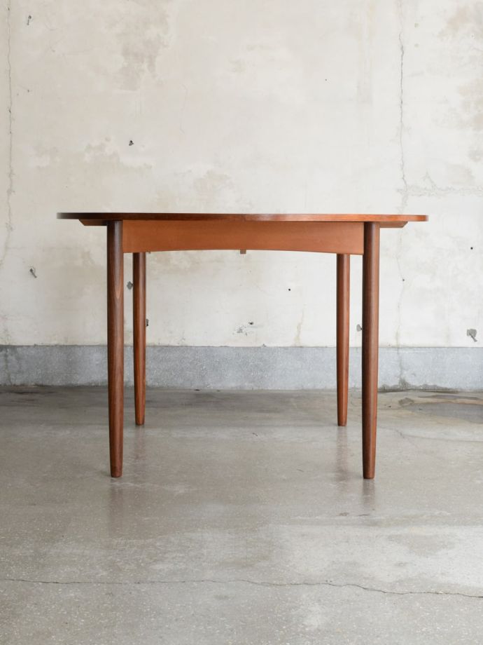 アンティーク家具の側面