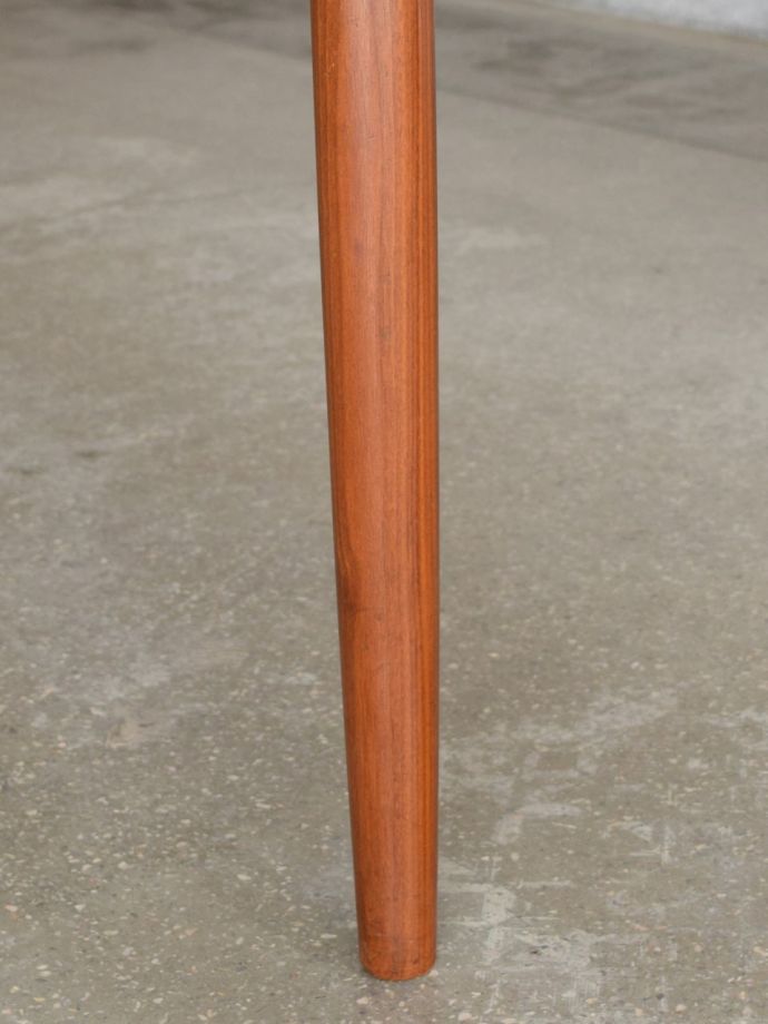 G-PLANのテーブルの脚