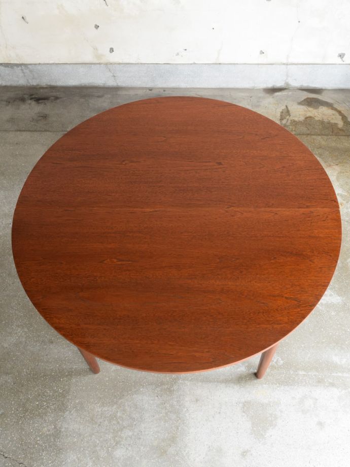 G-PLANのダイニングテーブルの天板