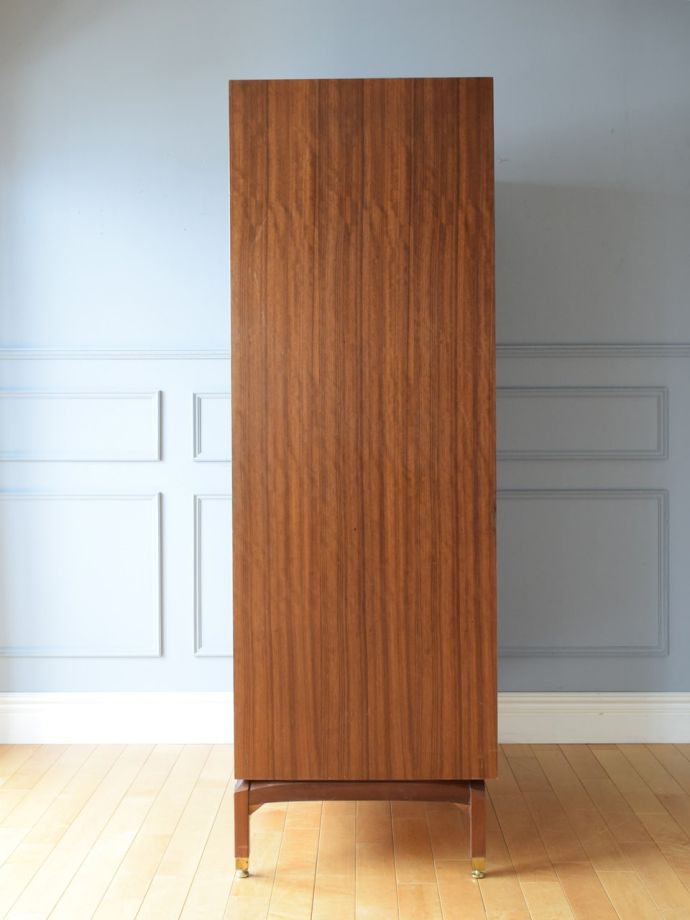 G-planのワードローブの側面