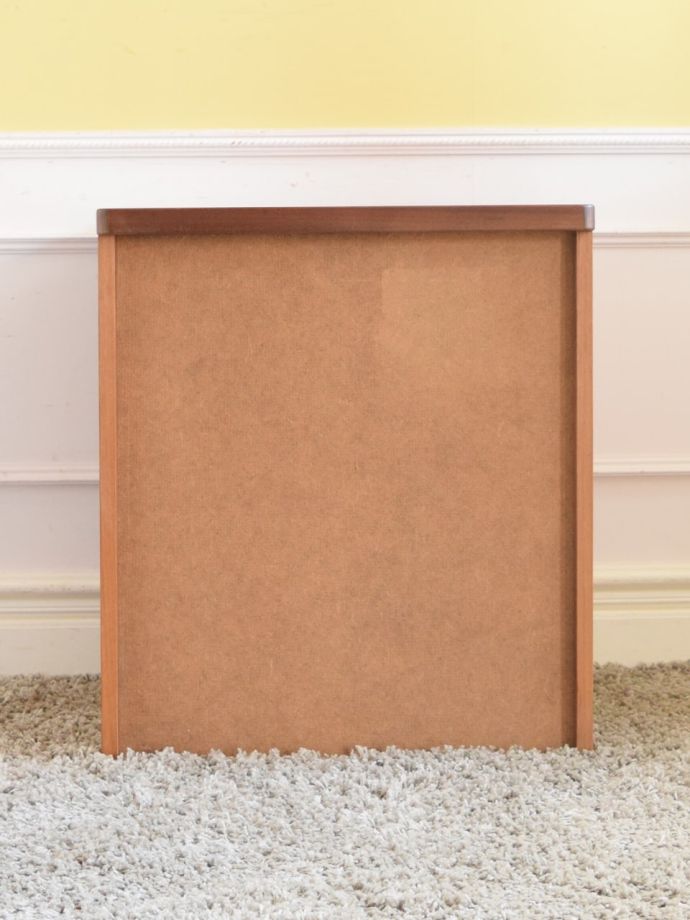 ヴィンテージチェストの後ろ姿