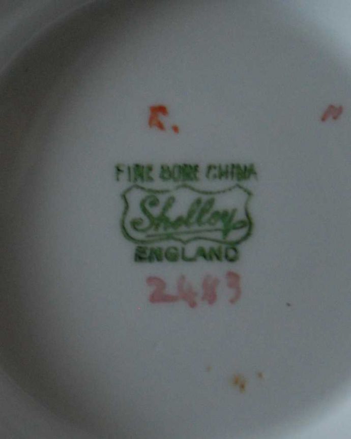 シェ―リー窯　アンティーク雑貨　お茶の時間を楽しむアンティーク食器、シェリー窯のミルクポット。裏側には品質の証製造メーカー保証の意味がこもった窯印、ポーセリンマークがあります。(k-3160-z)