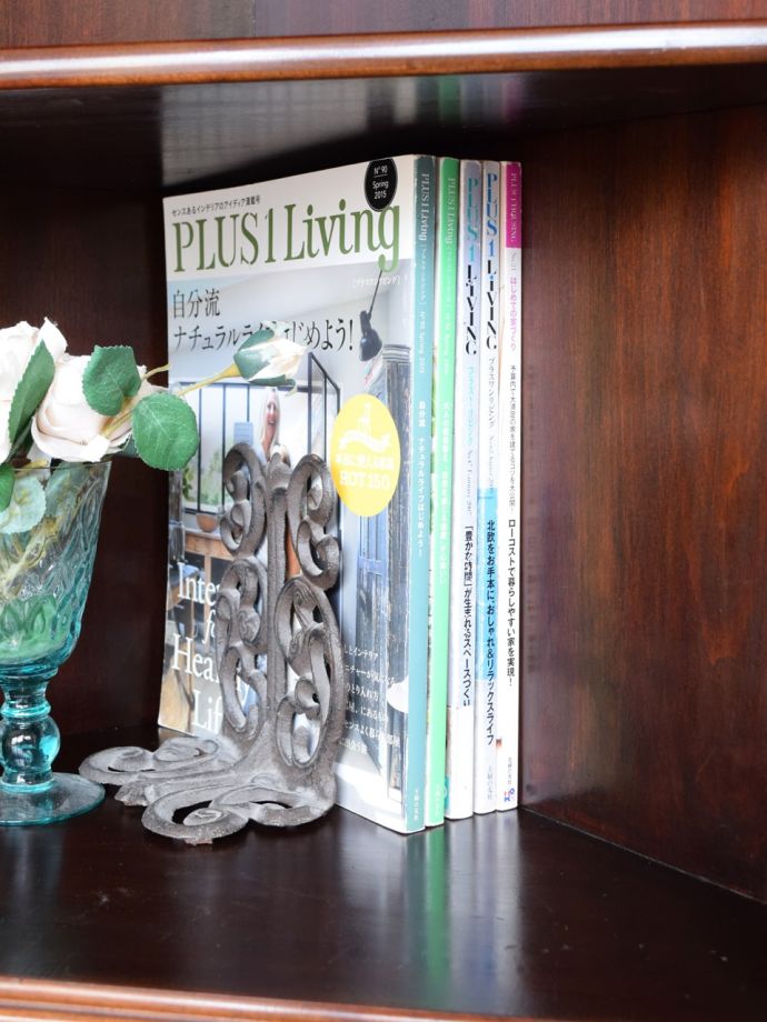 キャビネットの扉を開けると