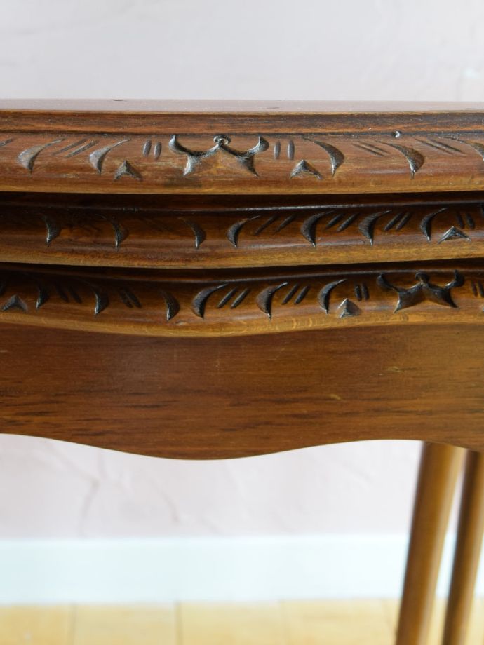 英国アンティークらしい装飾