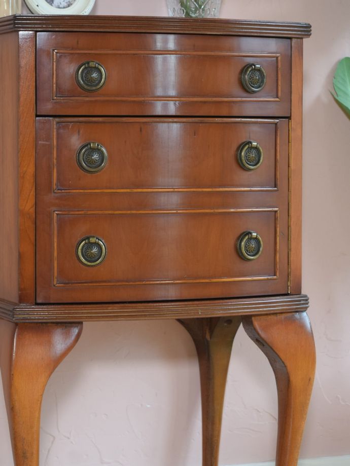 アンティークチェストの美しい木目