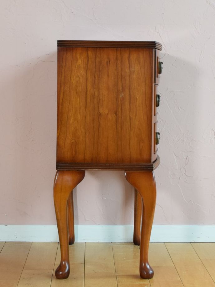 サイドキャビネットの側面