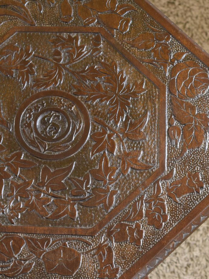 オケージョナルテーブルの天板