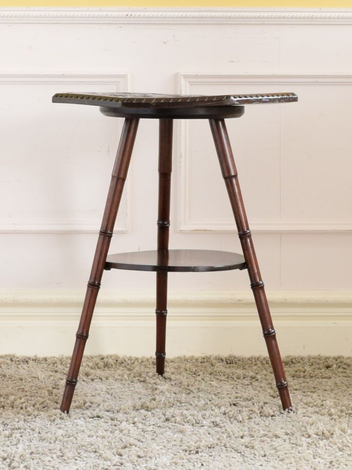 オケージョナルテーブルの側面