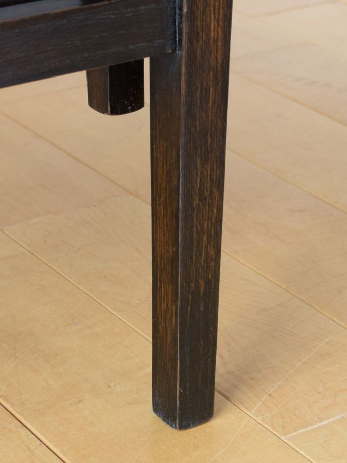 アンティークテーブルの脚