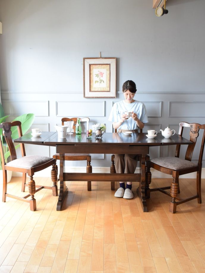 用途に合わせてサイズが変わる便利なテーブル