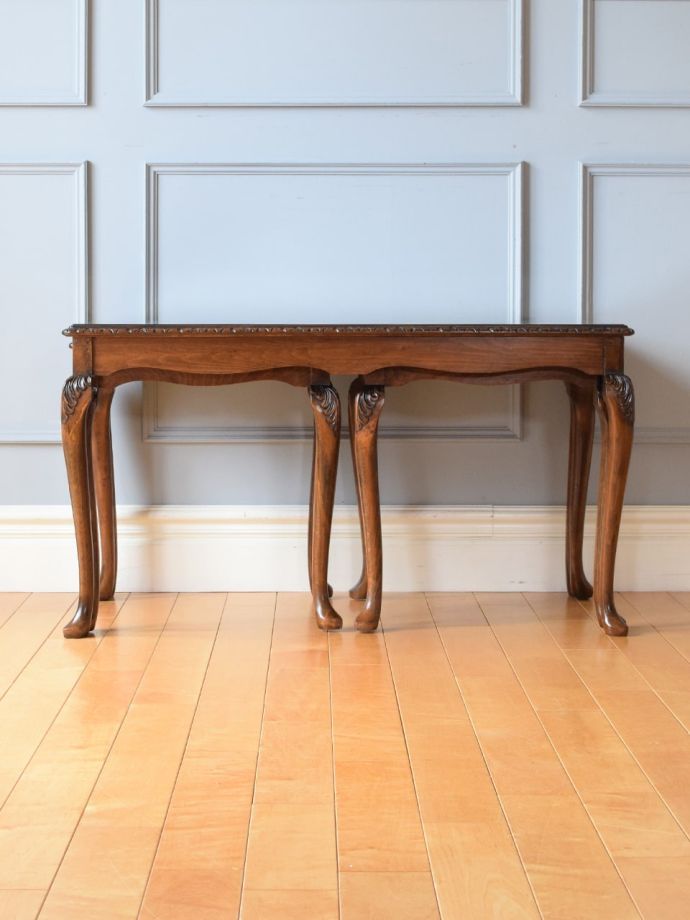 コーヒーテーブルの側面