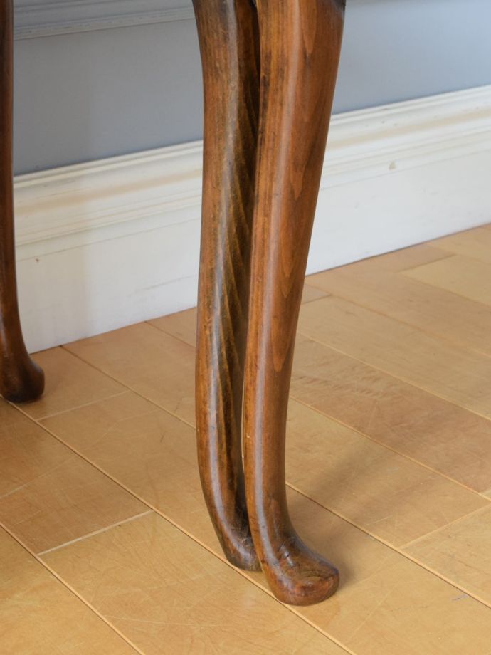 アンティークテーブルの脚