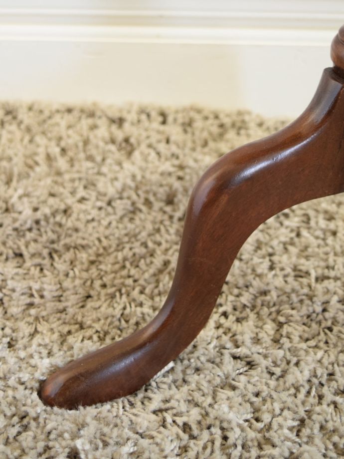 アンティークテーブルの脚