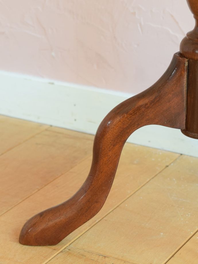 アンティークテーブルの脚