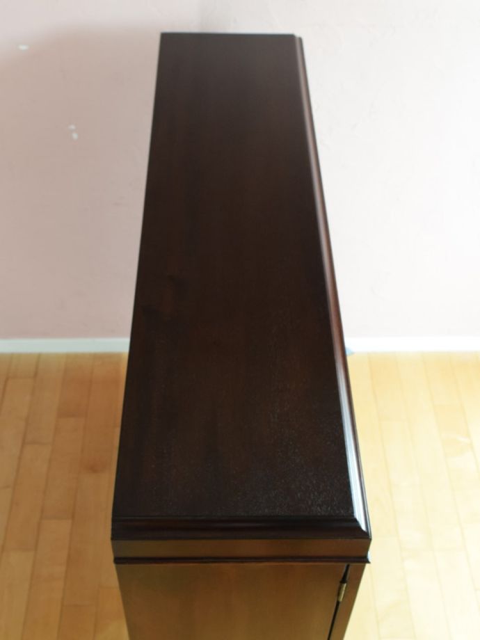 アンティークキャビネットの天板