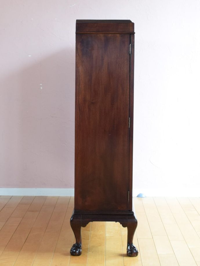 キャビネットの側面