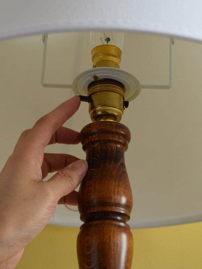 フロアランプのスイッチ