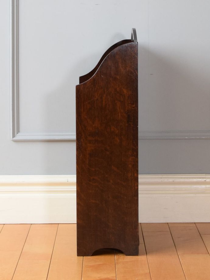 マガジンラックの側面