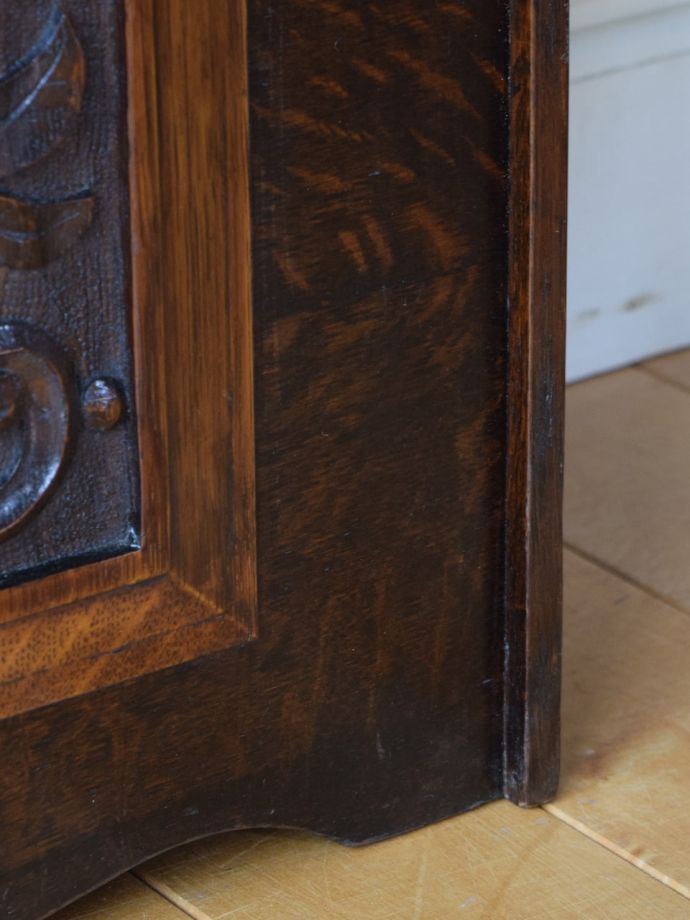 マガジンラックの脚