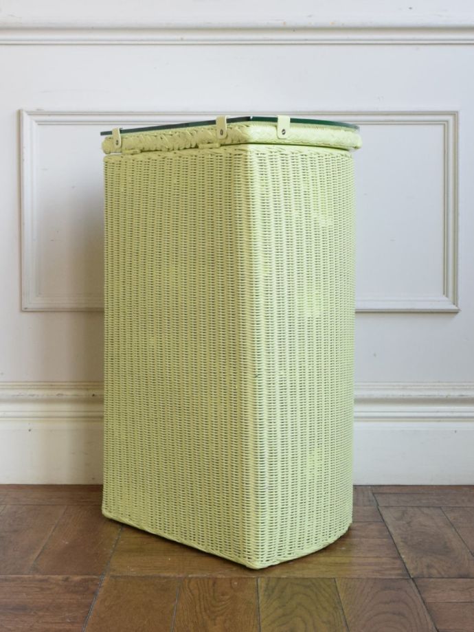 ロイドルームボックスの側面