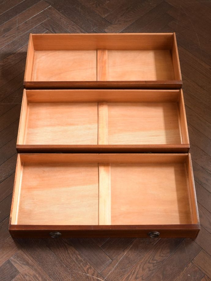 おしゃれなチェストの引き出しの中