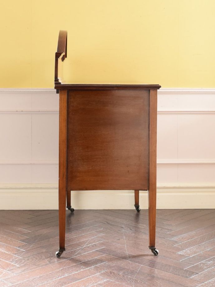 チェストの側面