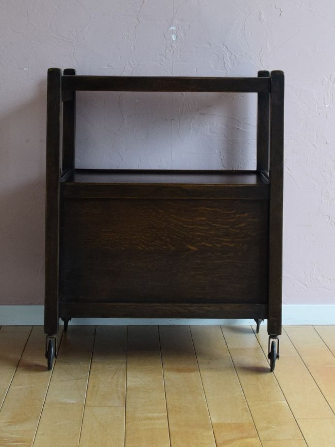 アンティークワゴンの後ろ姿