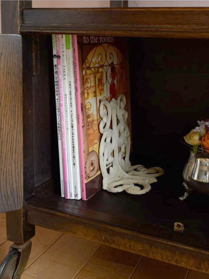 ワゴンの扉の中