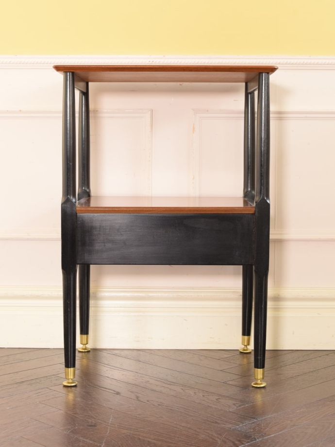 G-プランの家具の側面