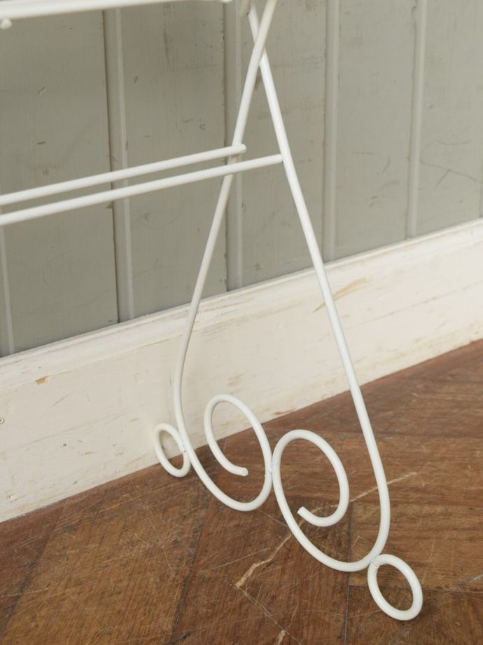 マガジンラックの脚