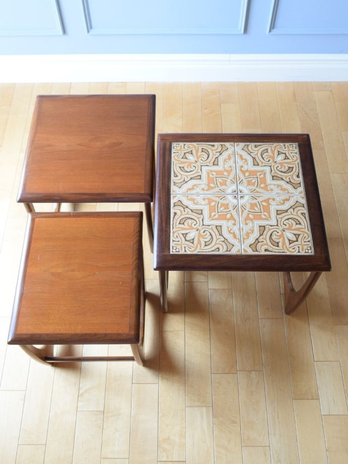 G-PLANのネストテーブルの天板