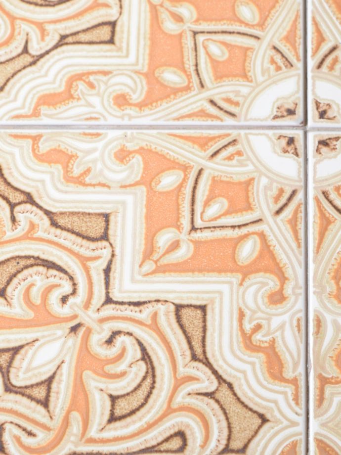 ビンテージテーブルのタイル