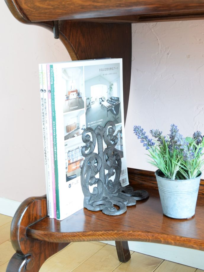 収納たっぷりのキャビネット