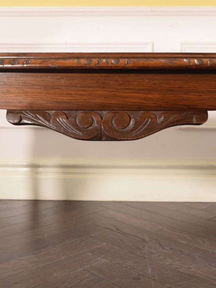 アンティークらしい装飾