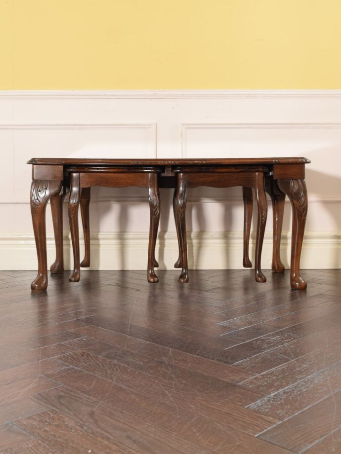 コーヒーテーブルの側面