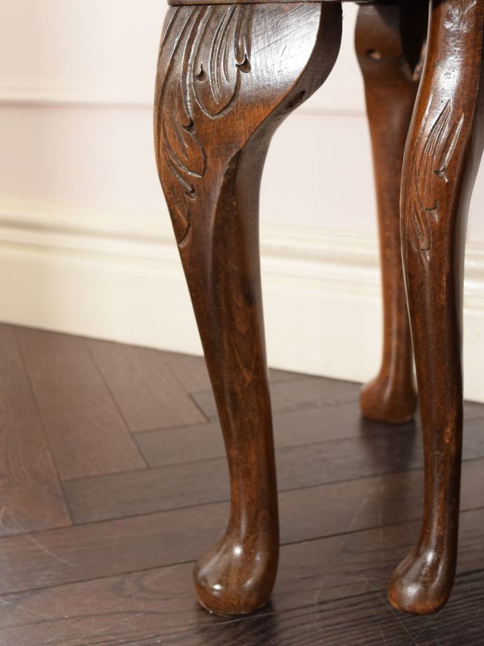 アンティークテーブルの脚