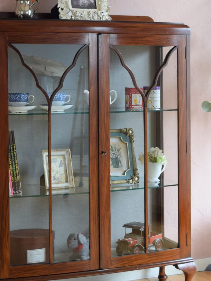 アンティークガラスの扉